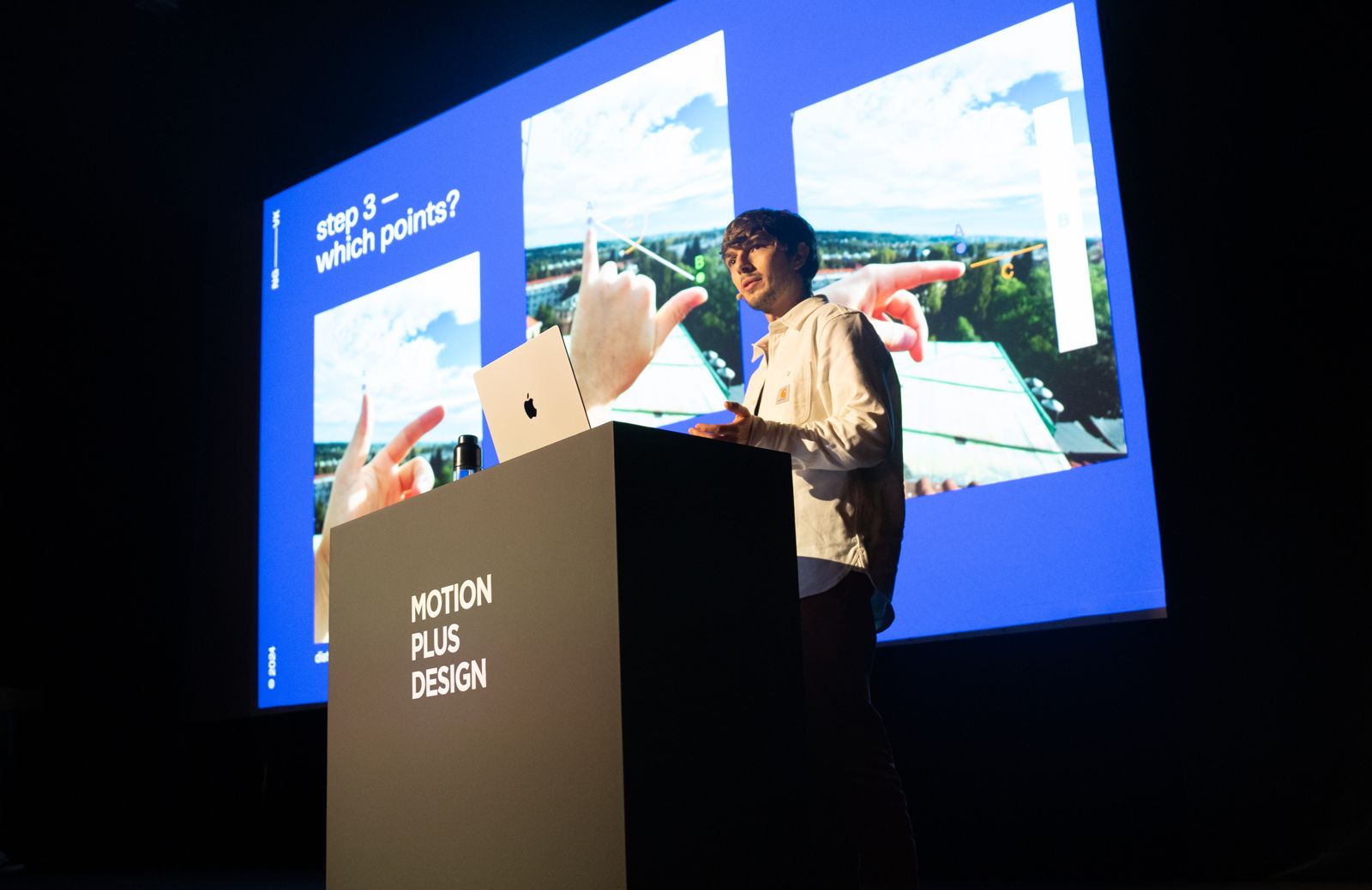 Nahuel Gerth presenting at motion plus design in Paris
